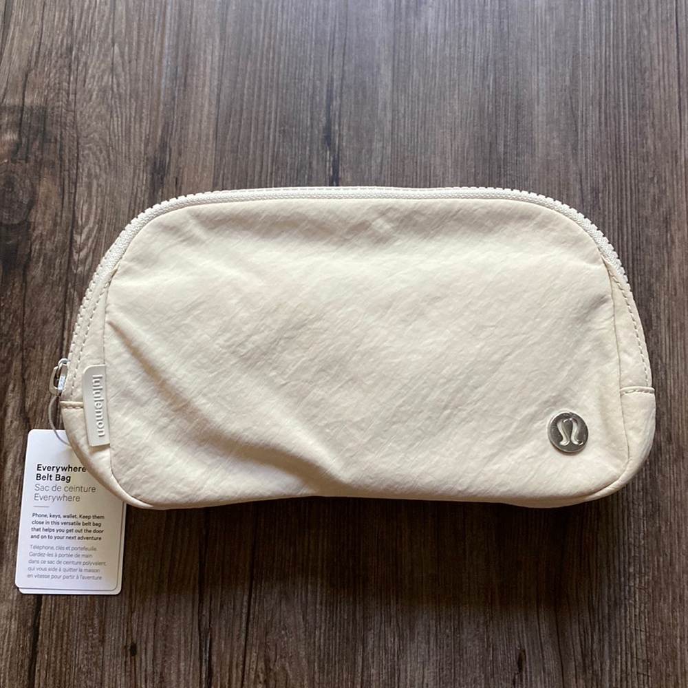 Lululemon Everywhere Belt Bag